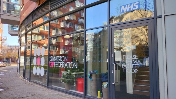 Islington locals in solidarity with low-paid nurses